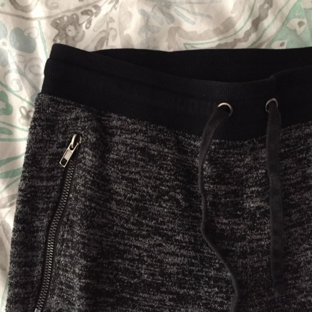 FOREVER 21 CHARCOAL JOGGER SWEATPANTS